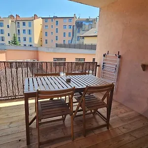 le-grand-rue.hotels-rhonealpes.com/